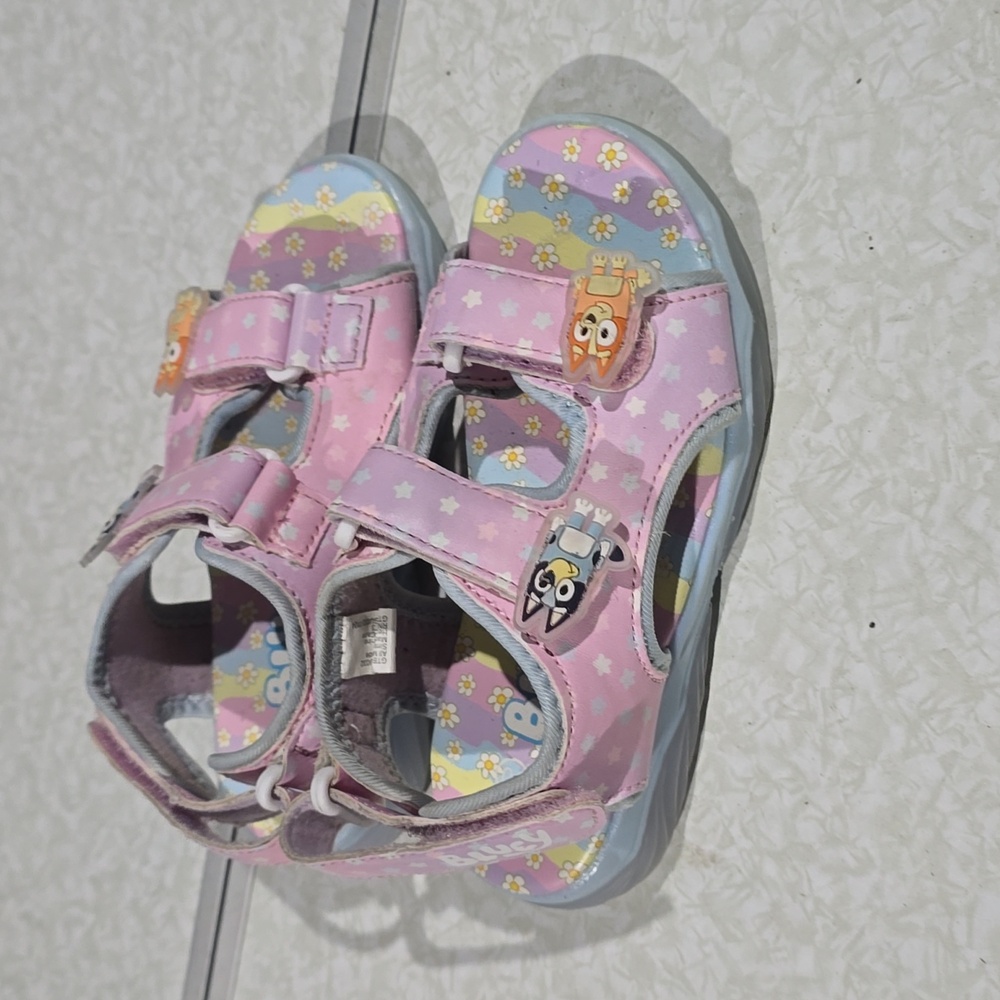 Bluey Charming Pink Kids Velco  Sandals with BLUEY‎  Cartoon Accents Size 10